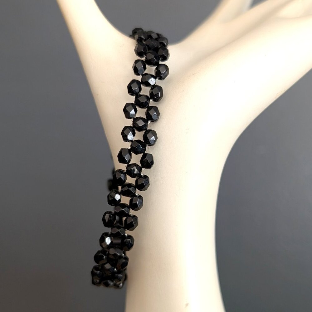Delicate glass beaded bracelet